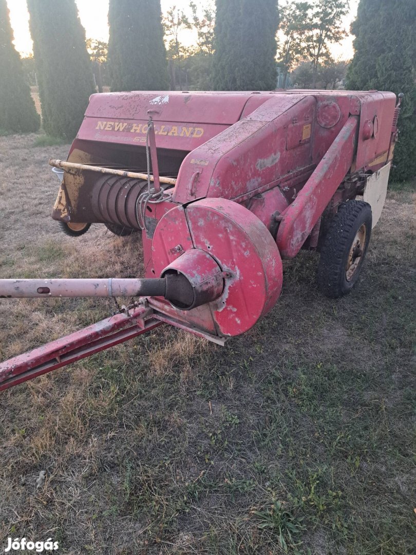 New Holland. kockabálázó.