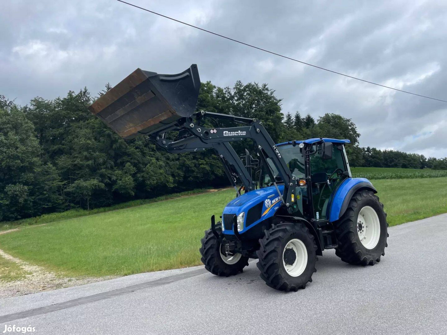 New Holland traktor