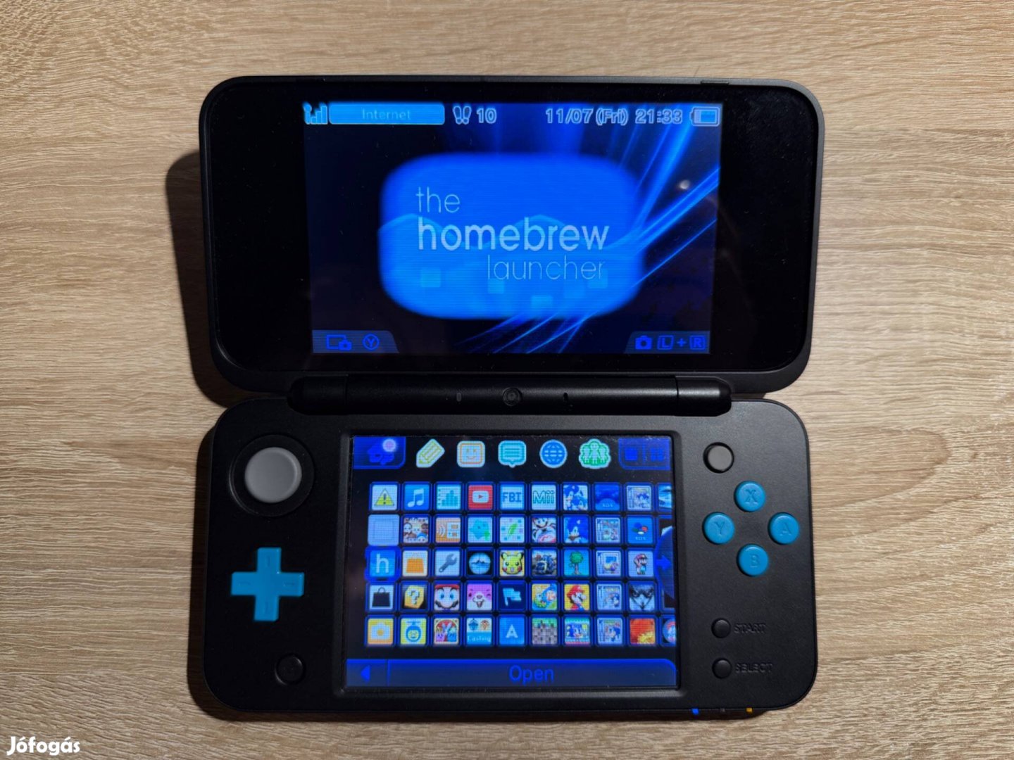 New Nintendo 2DS XL Cfw + 4 db eredeti játék, 32GB microsd