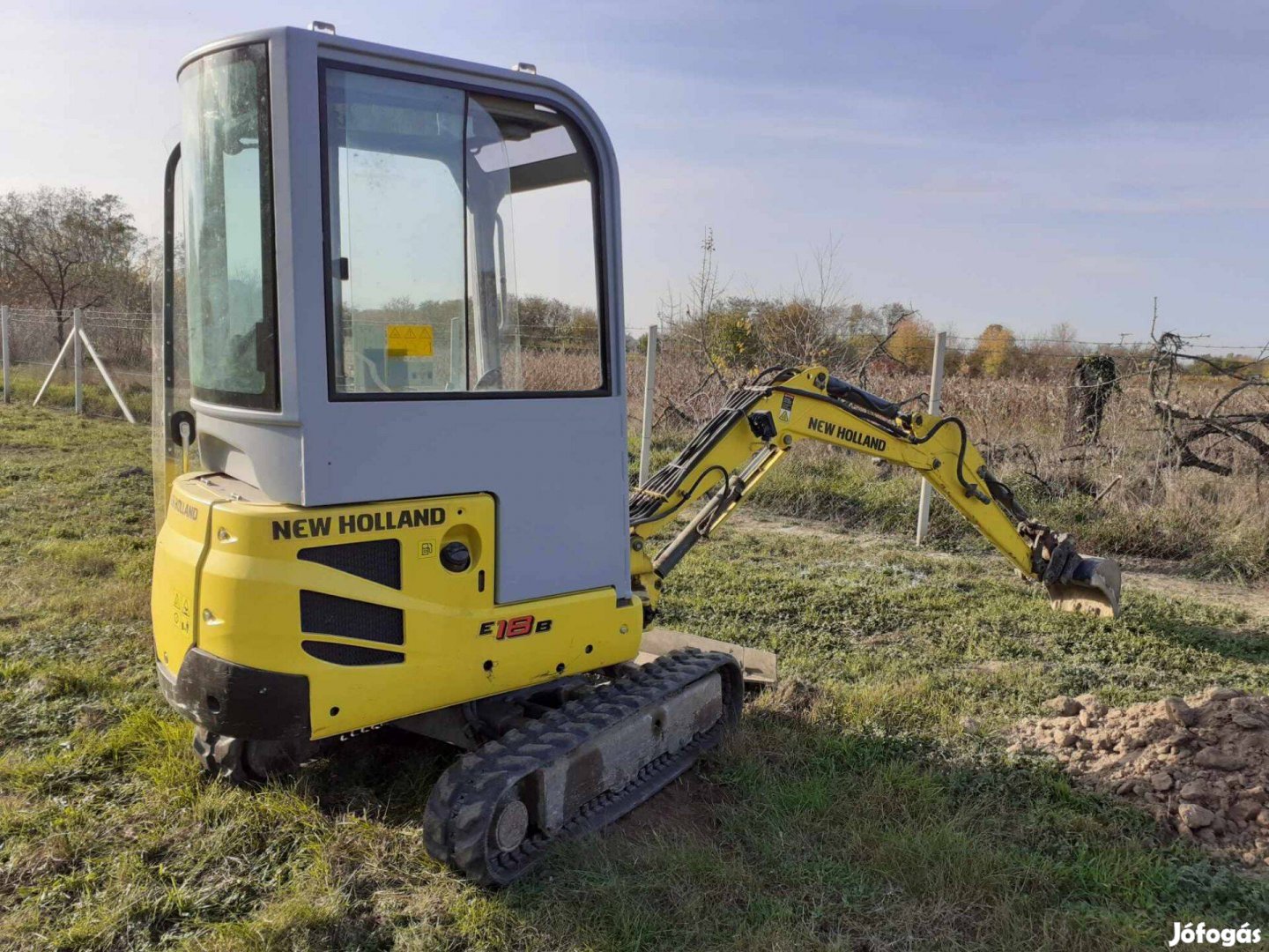 New holland E18B minikotró árokásó