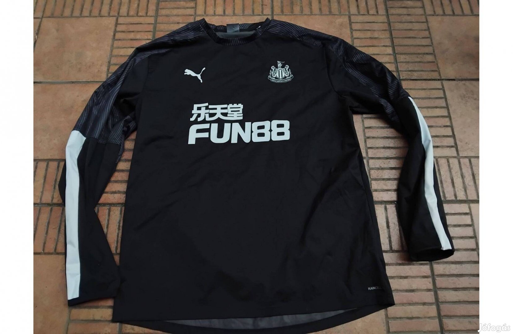 Newcastle United hosszú ujjú Puma szurkolói felső XL XXL