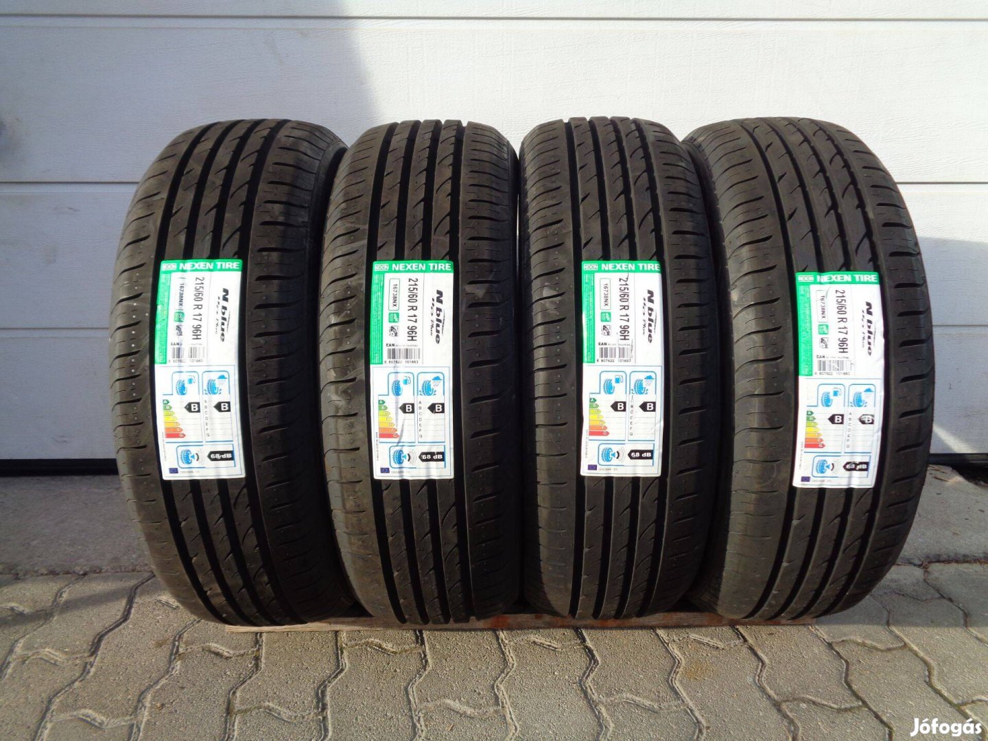 Nexen 215/60R17-es új nyári gumi garnitúra eladó