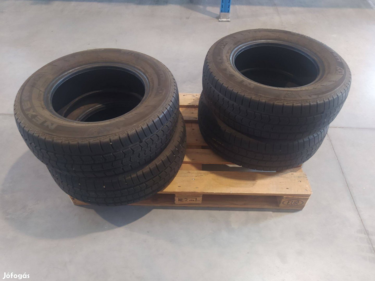 Nexen 235/65R16C Kisteherautó téli gumi