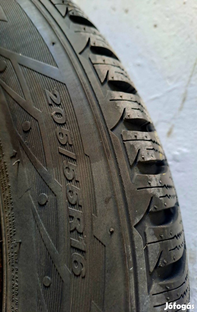 Nexen téli gumi garnitúra felnivel eladó. 205/55R16