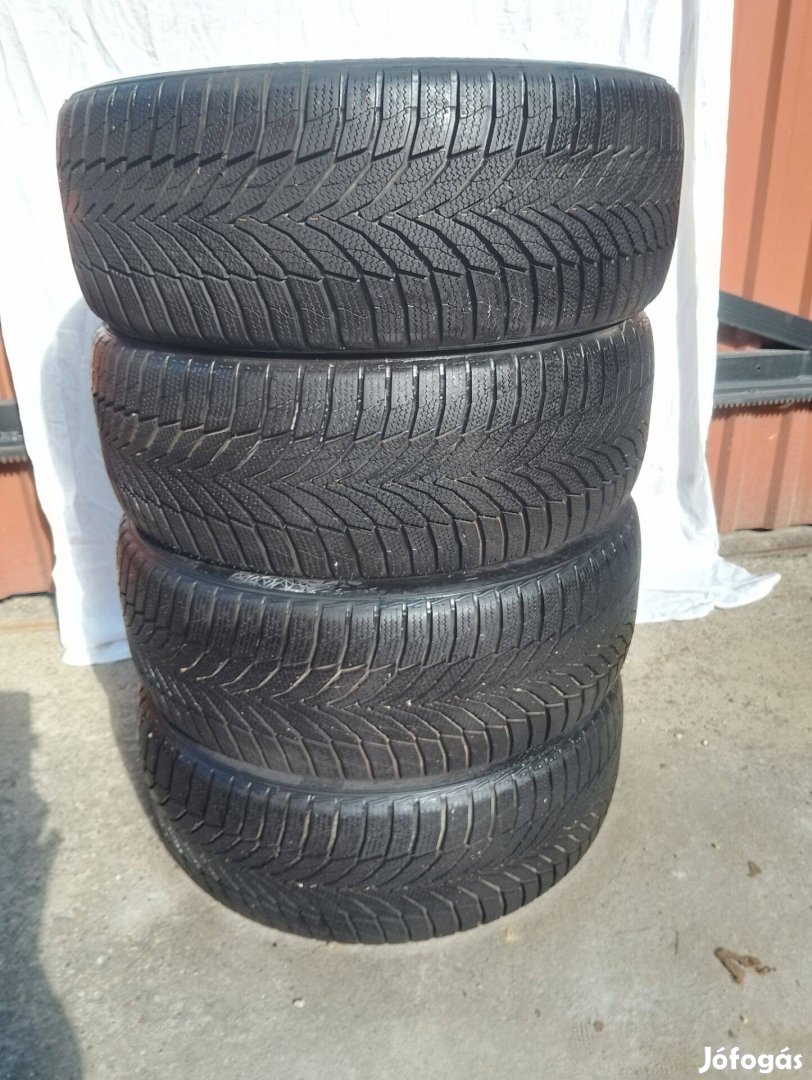 Nexen téligumi garnitúra 235/45R 19, szinte új!!!