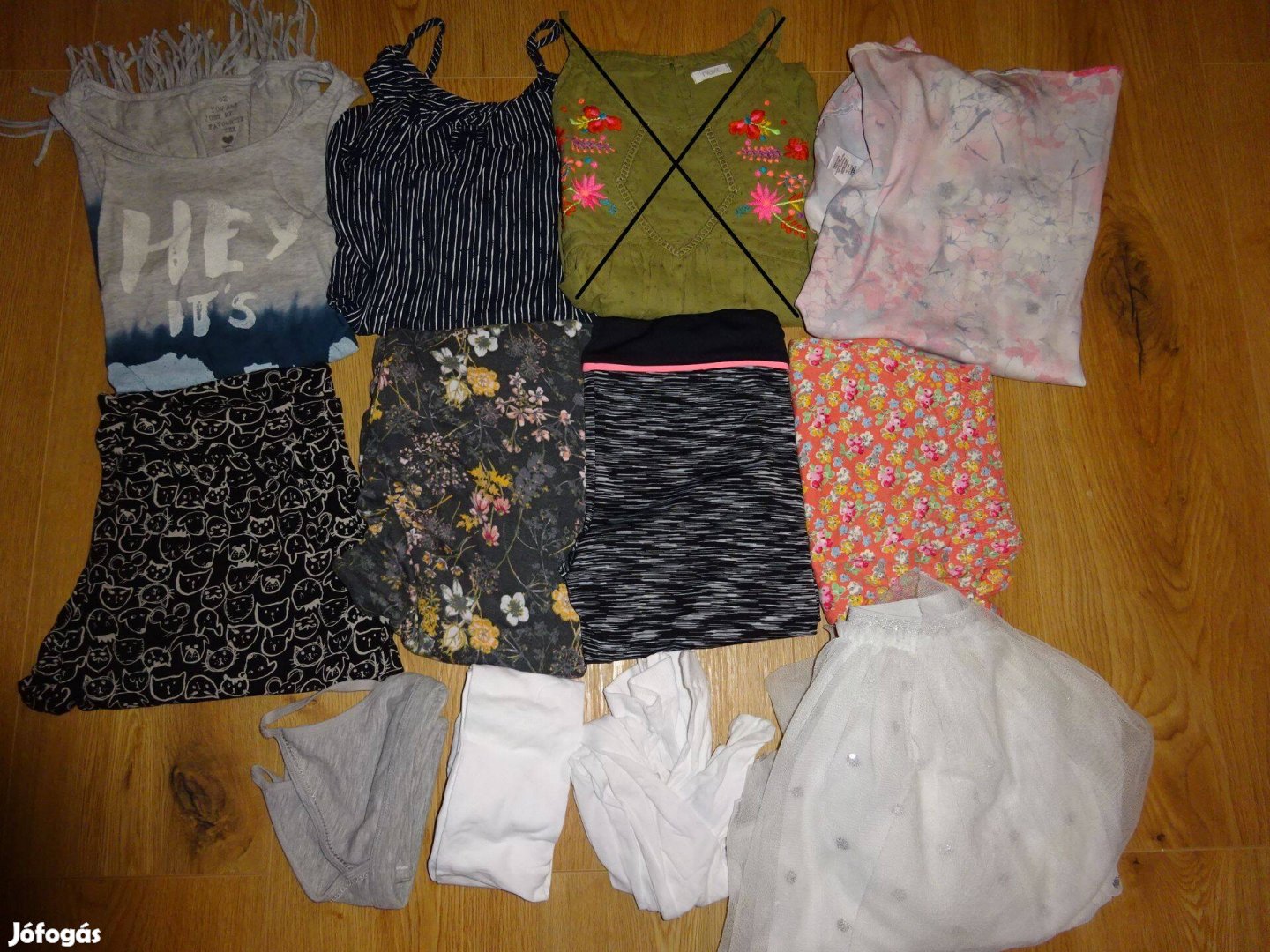 Next ruhacsomag (cicás, virágos stb.) és néhány más 9-10 évesre