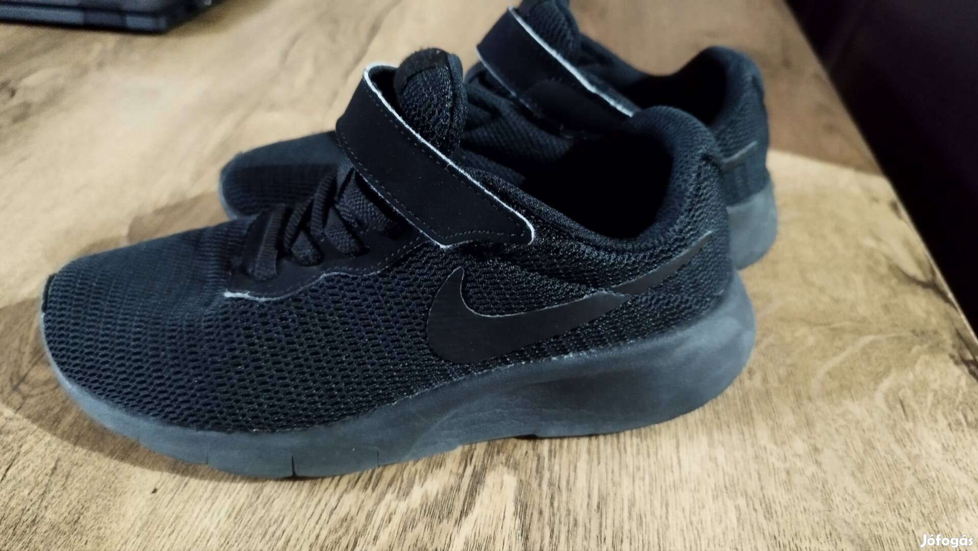 Nike 33.5 gyerek cipő 
