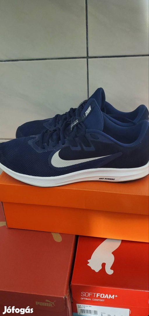Nike 44-es cipo.