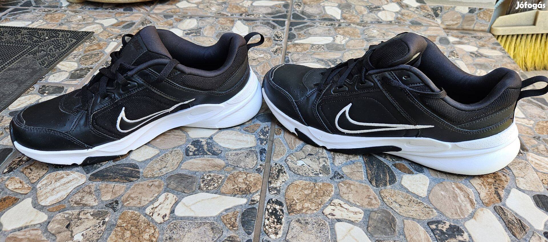 Nike 44-es férfi cipő eladó