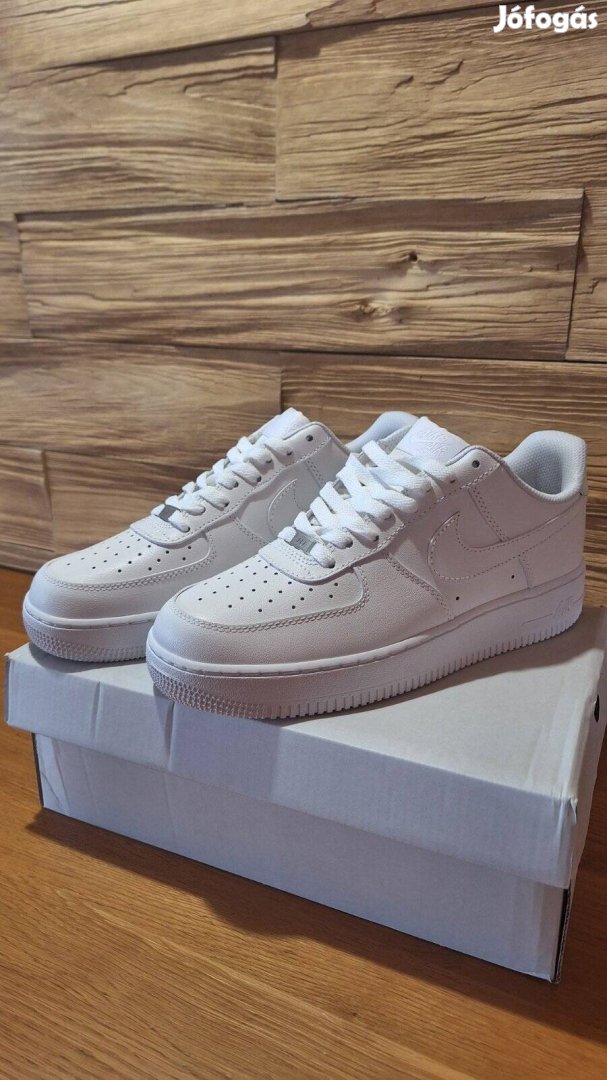 Nike Air Force 1 07 Low Triple White