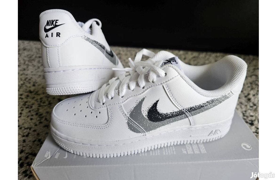 Nike Air Force 1 07 fehér 37.5 és 40-es bőr utcai cipő. Teljesen új,