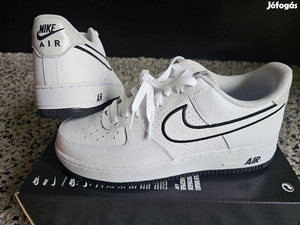 Nike Air Force 1 07 férfi 42.5-es fehér bőr utcai cipő. Teljesen új, e