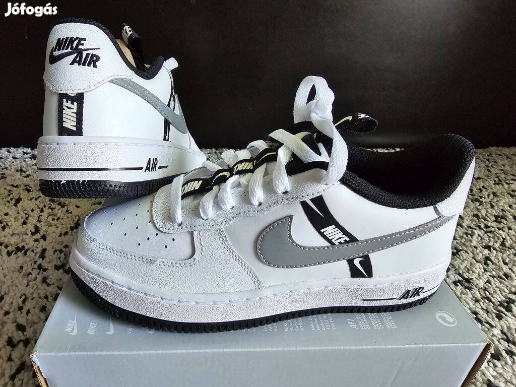 Nike Air Force 1 LV8 bőr 37.5-es utcai cipő. Akció! Teljesen új, erede