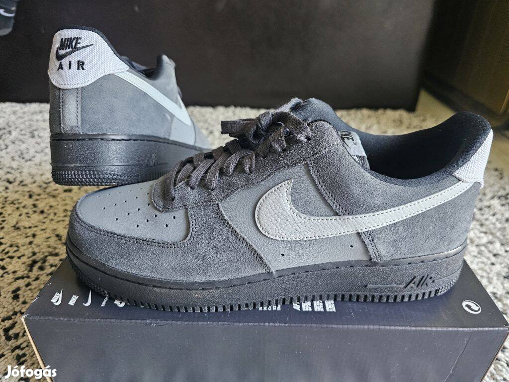 Nike Air Force 1 LV8 férfi 45.5-es bőr utcai cipő. Teljesen új, eredet