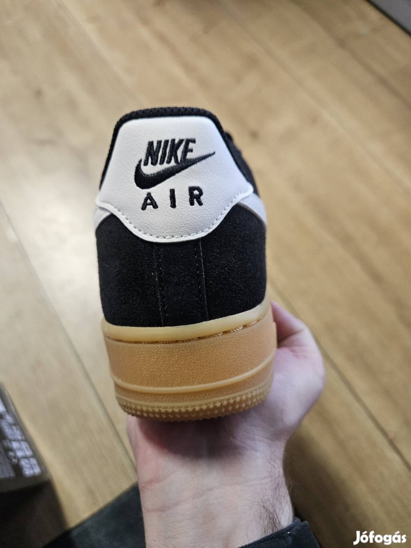 Nike Air Force 1 07 LV8 Black Summit White Gum