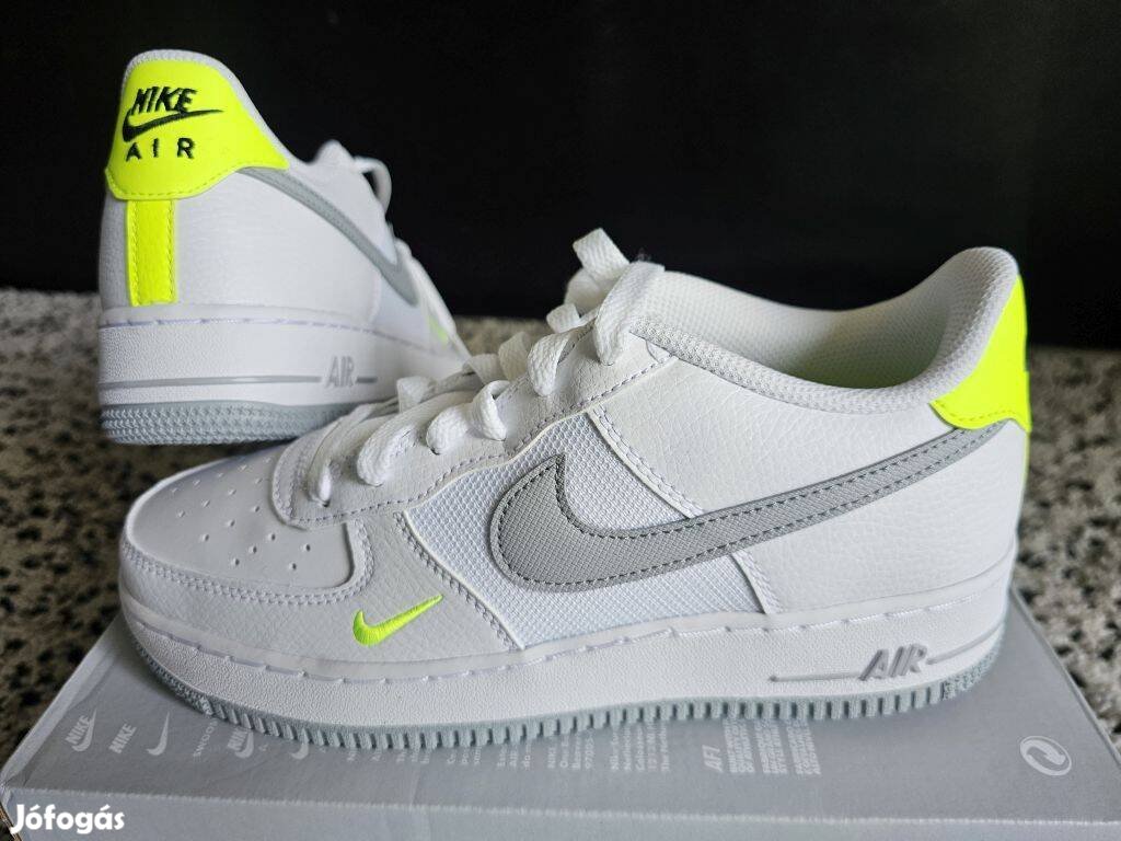 Nike Air Force 1 fehér 39-es bőr utcai cipő. Teljesen új, eredeti cipő