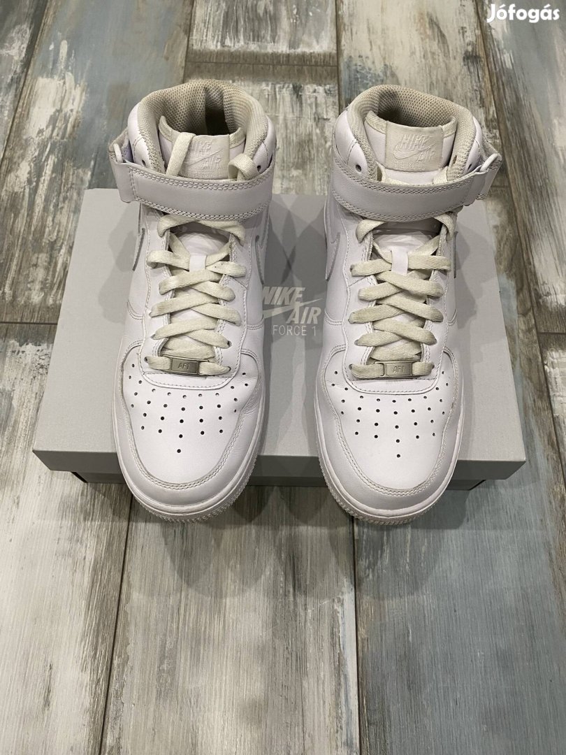 Nike Air Force 1 férfi EUR42.5-es utcai cipő