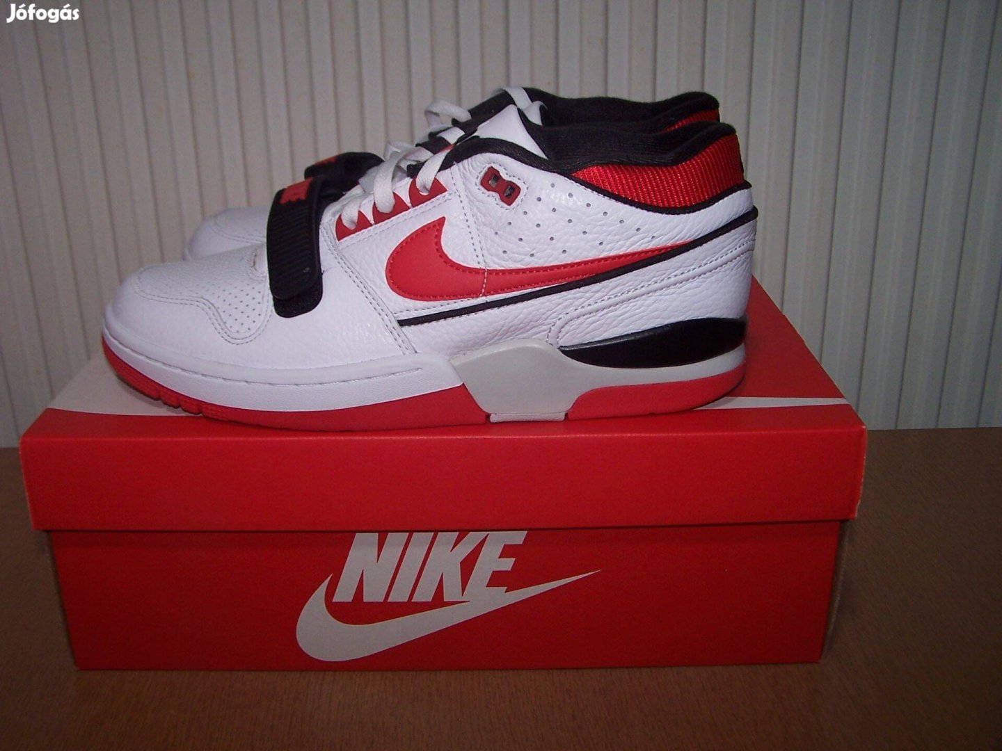 Nike Air Force újj 42-es cipő,