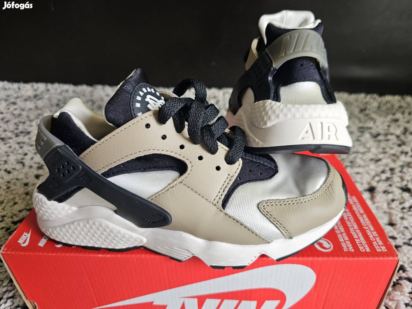 Nike Air Huarache férfi 42-es világos utcai cipő. Teljesen új, eredeti