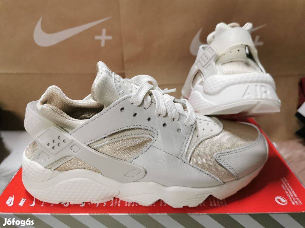Nike Air Huarache női 38-as utcai cipő. Teljesen új, eredeti