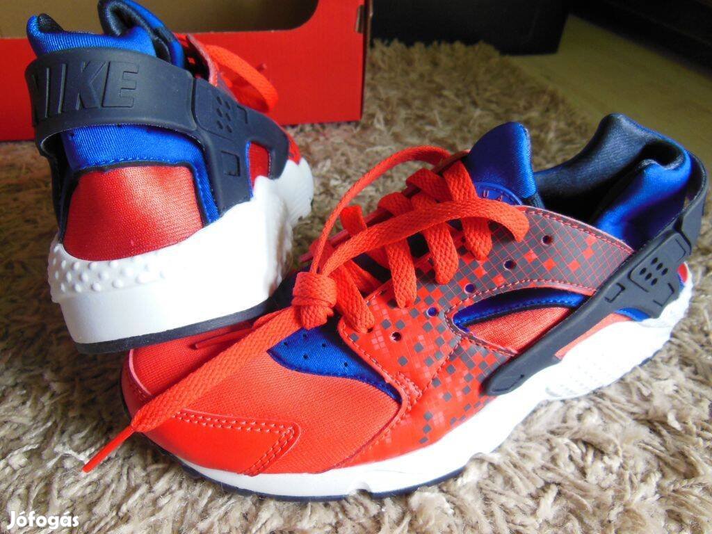 Nike Air Huarache piros 38-as utcai cipő. Teljesen új,