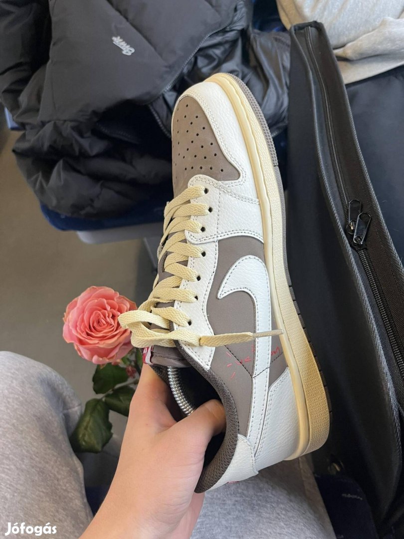 Nike Air Jordan 1 Low Travis Scott Reverse Mocha 