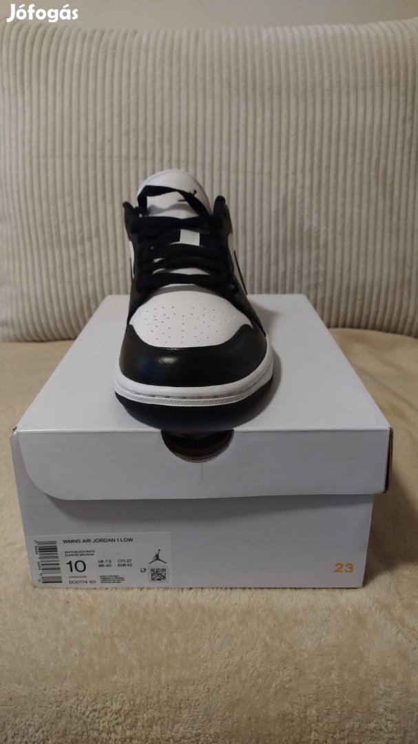 Nike Air Jordan 1 Low cipő 42