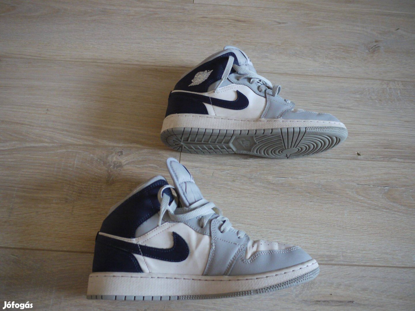 Nike Air Jordan 1 MID - 40-es méret