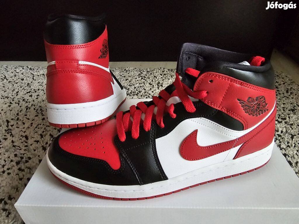 Nike Air Jordan 1 Mid 44.5-es bőr utcai cipő. Teljesen új, eredeti cip