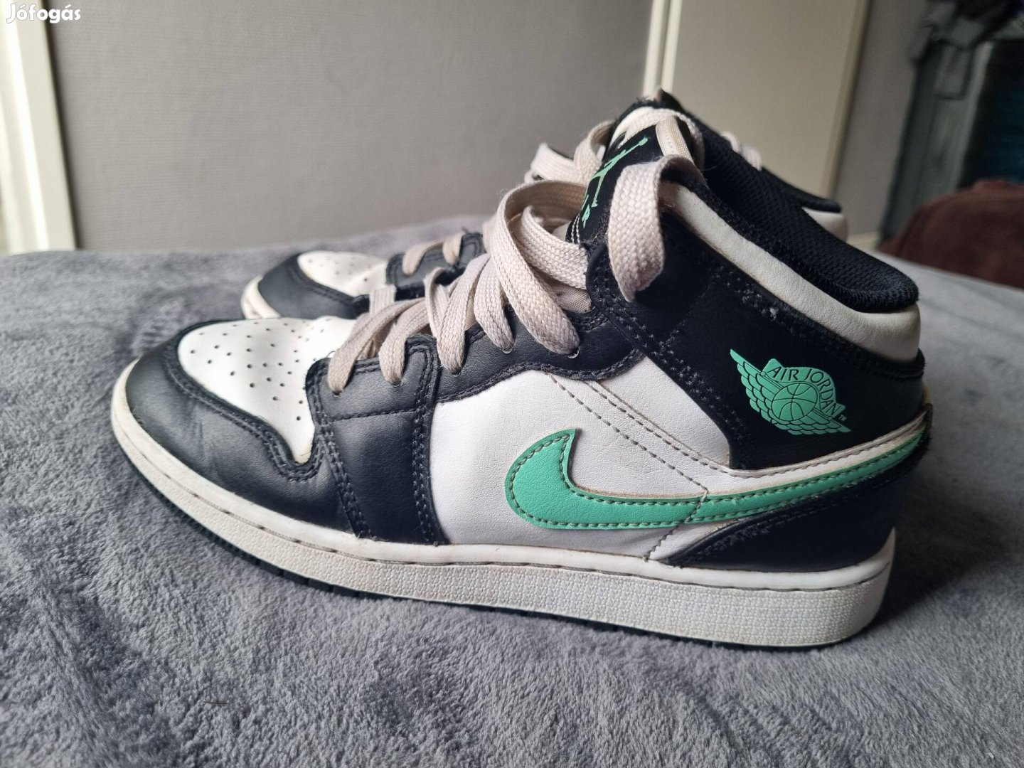 Nike Air Jordan 1 Mid sport cipő 36,5 -es