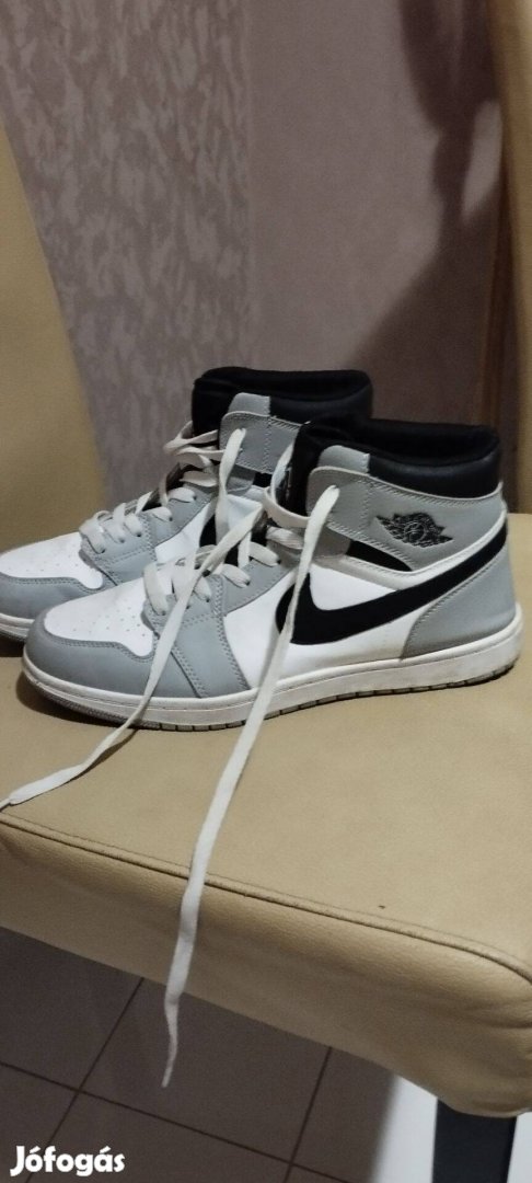 Nike Air Jordan 1 eldó