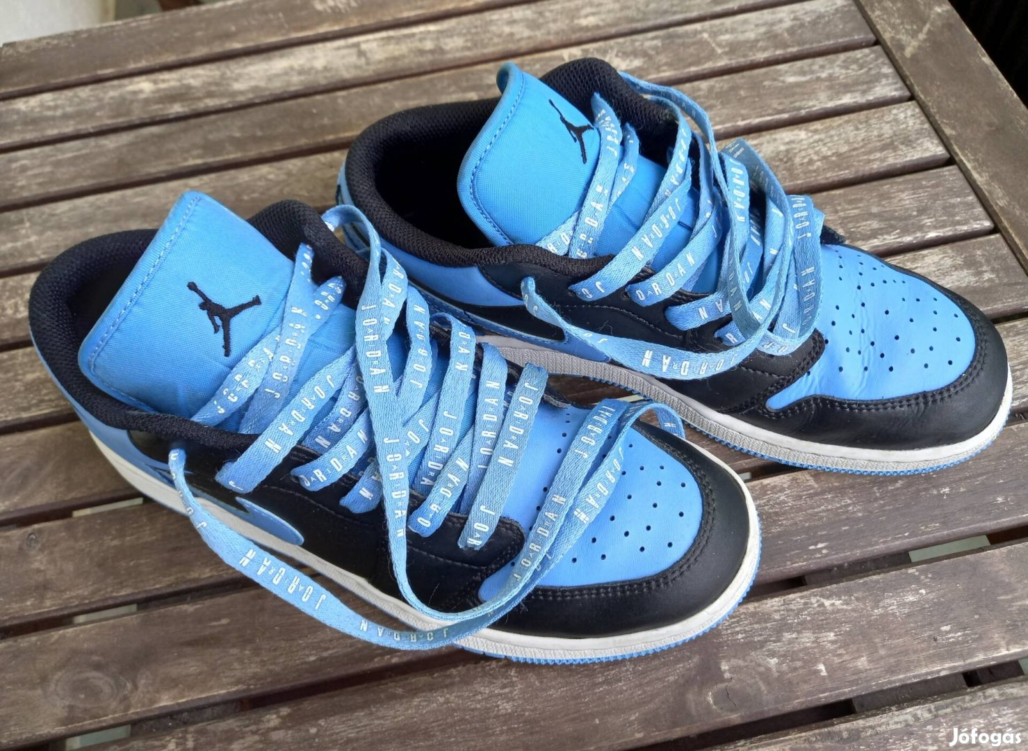 Nike Air Jordan 40-es Low cipő sötét és világos kék
