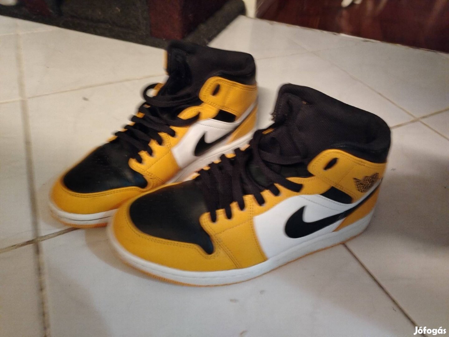 Nike Air Jordan Mid 1 Taxi