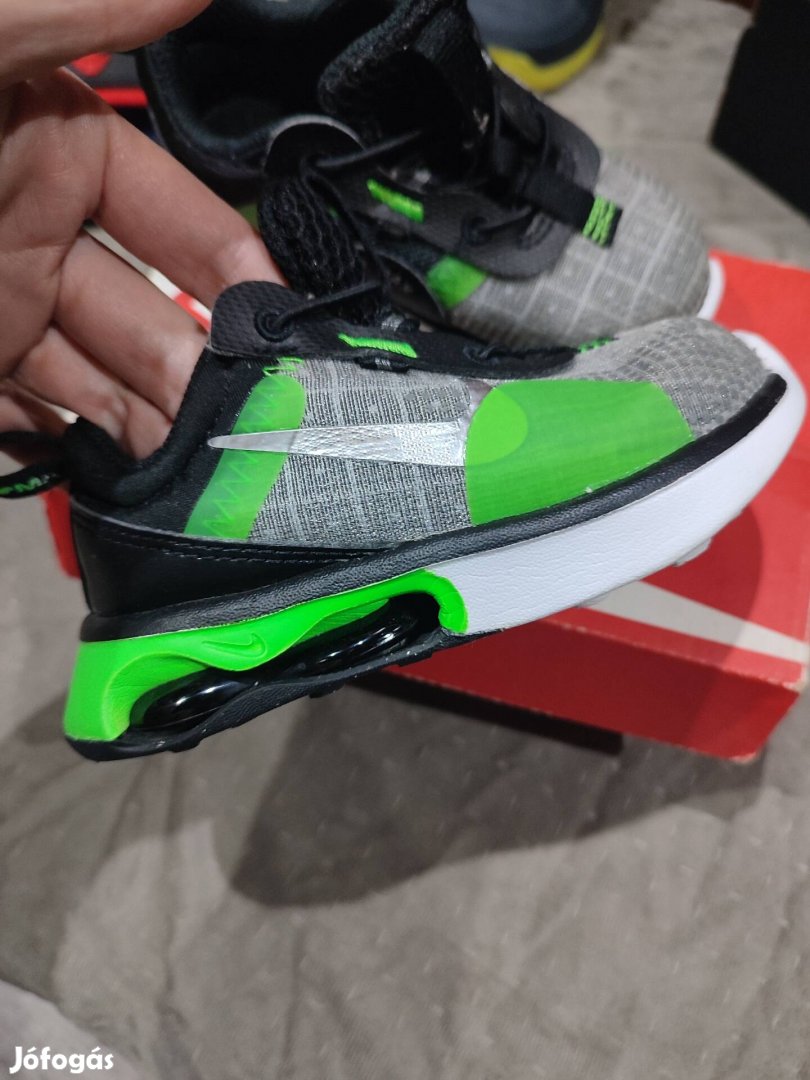 Nike Air Max 2021 kisfiú cipő 22-es méretben 