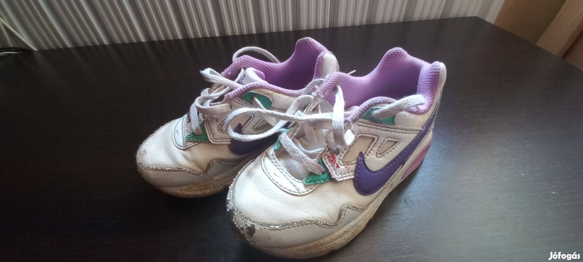 Nike Air Max 25-ös sportcipő