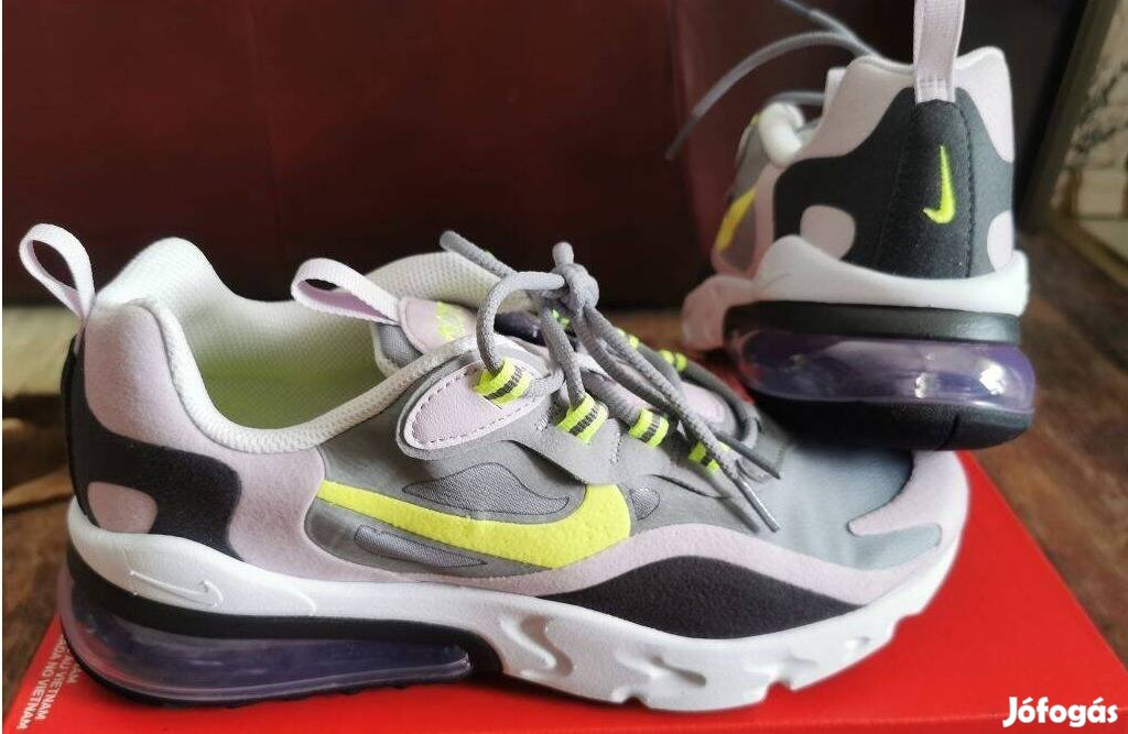 Nike Air Max 270 React 38.5-es utcai cipő. Teljesen új, eredeti cipő!