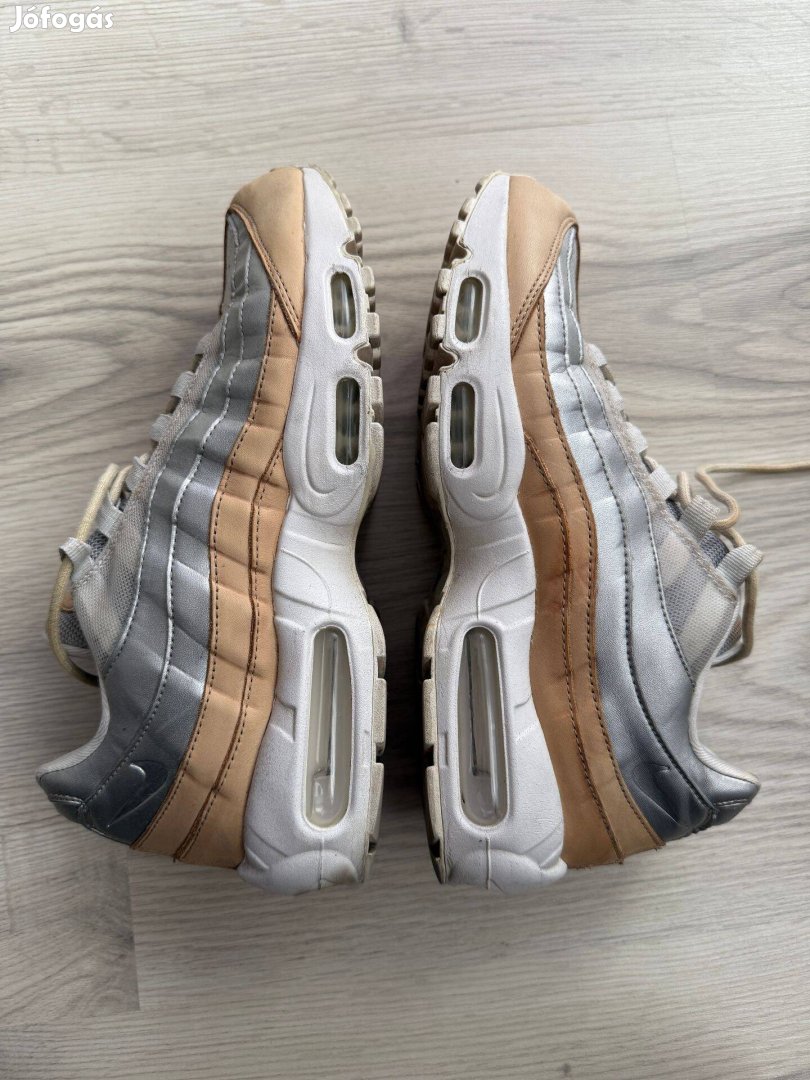 Nike Air Max 95 SE Premium utcai cipő 42