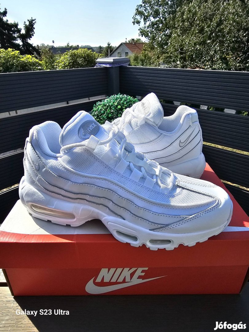 Nike Air Max Essential (41;44)