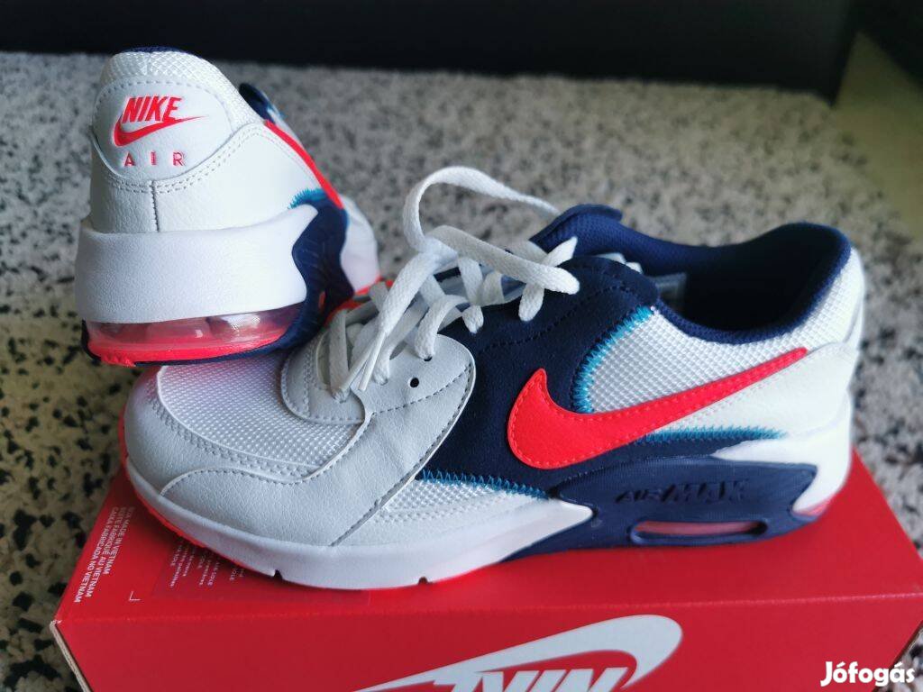 Nike Air Max Excee 38-as utcai cipő. Teljesen új, eredeti cipő