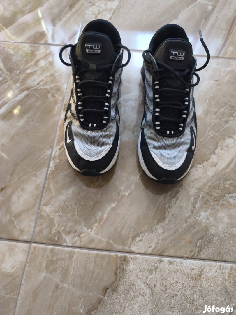 Nike Air Max TW1 Férfi Sportcipő.