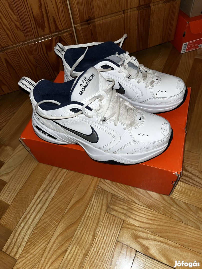Nike Air Monarch IV