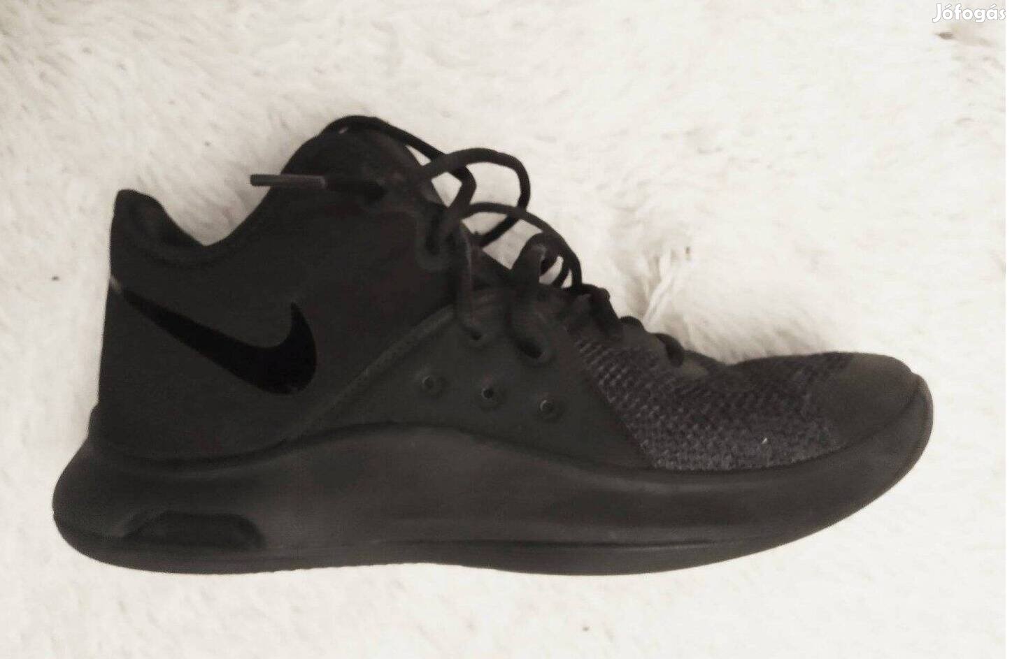 Nike Air Versitile III férfi kosárlabda cipő fekete, 41-es, 26 cm talp