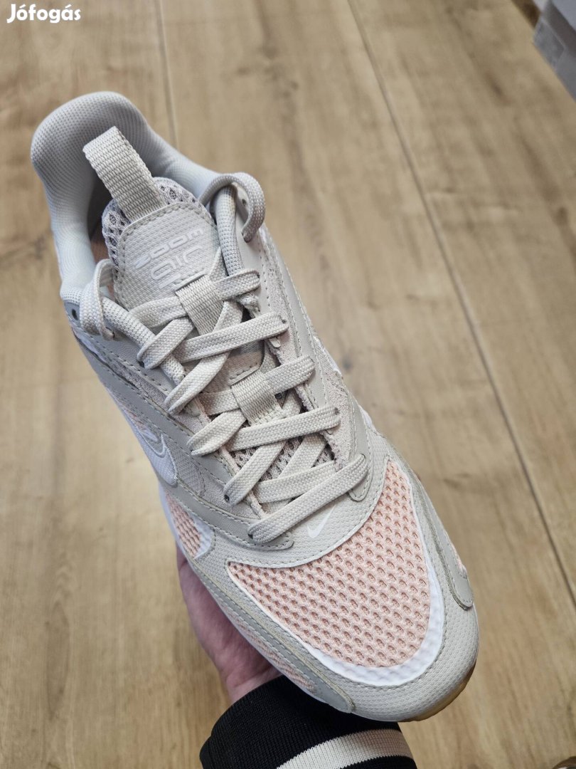 Nike Air Zoom Fire női utcai sportcipő 38.5