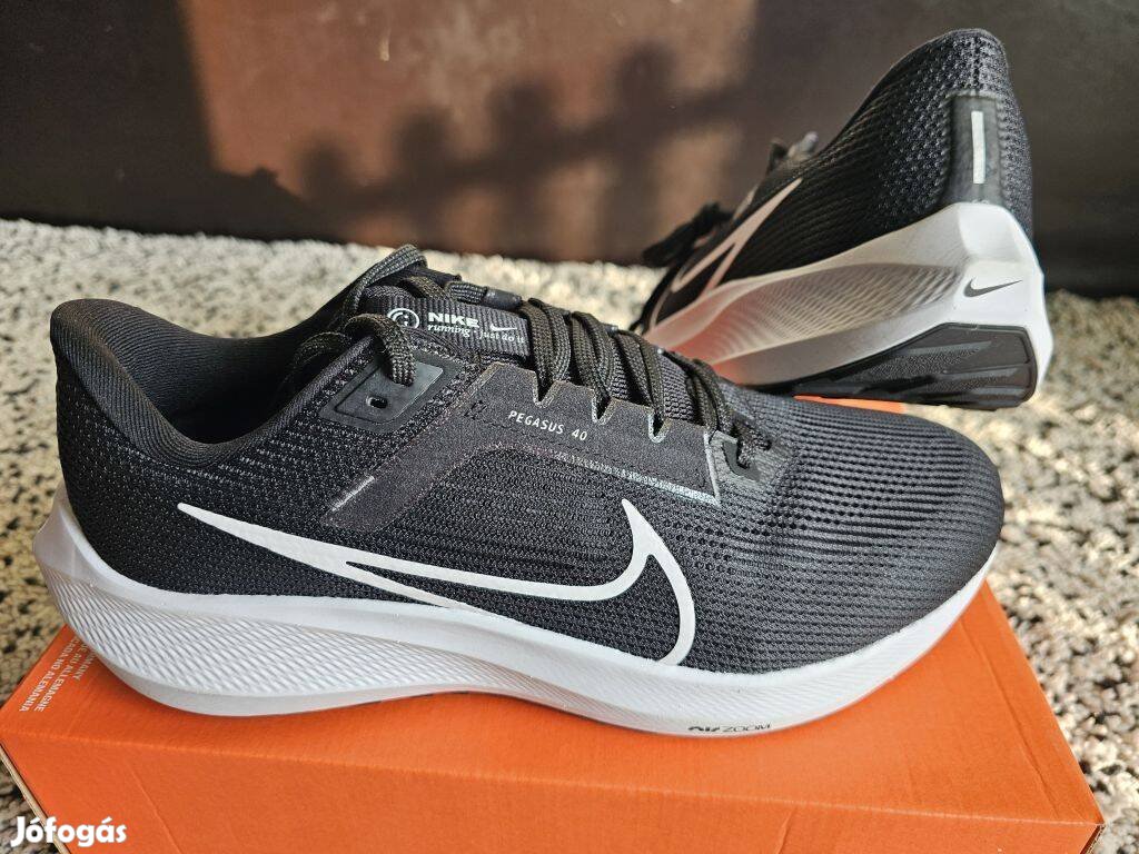 Nike Air Zoom Pegasus 40 fekete 45.5-es futó cipő. Teljesen új, eredet