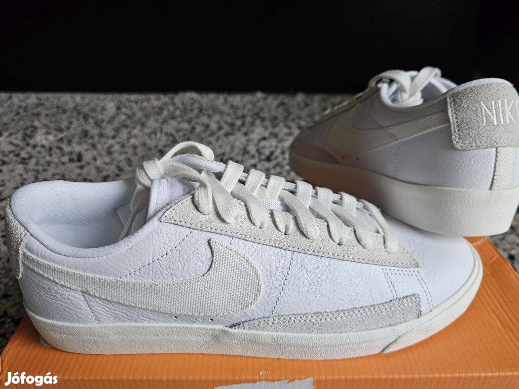 Nike Blazer Low Leather fehér bőr 42-es utcai cipő. Bőr felső rész. Be