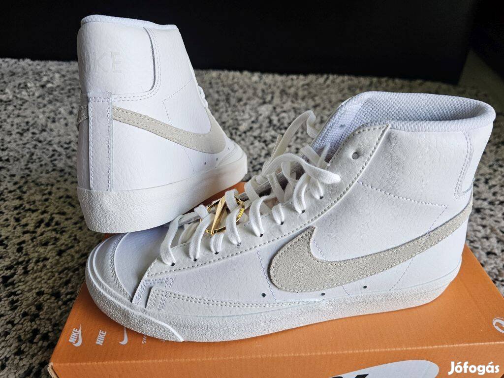 Nike Blazer Mid 77 fehér 41-es bőr utcai cipő. Teljesen új, eredeti c