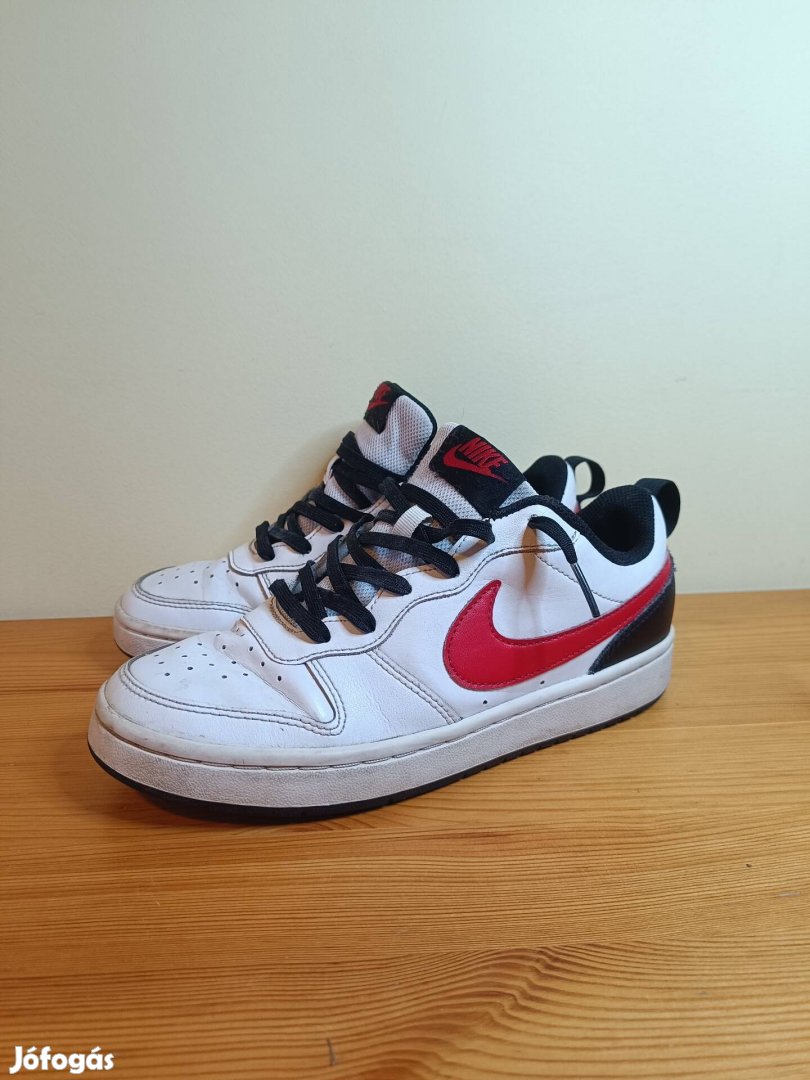 Nike Court Borough