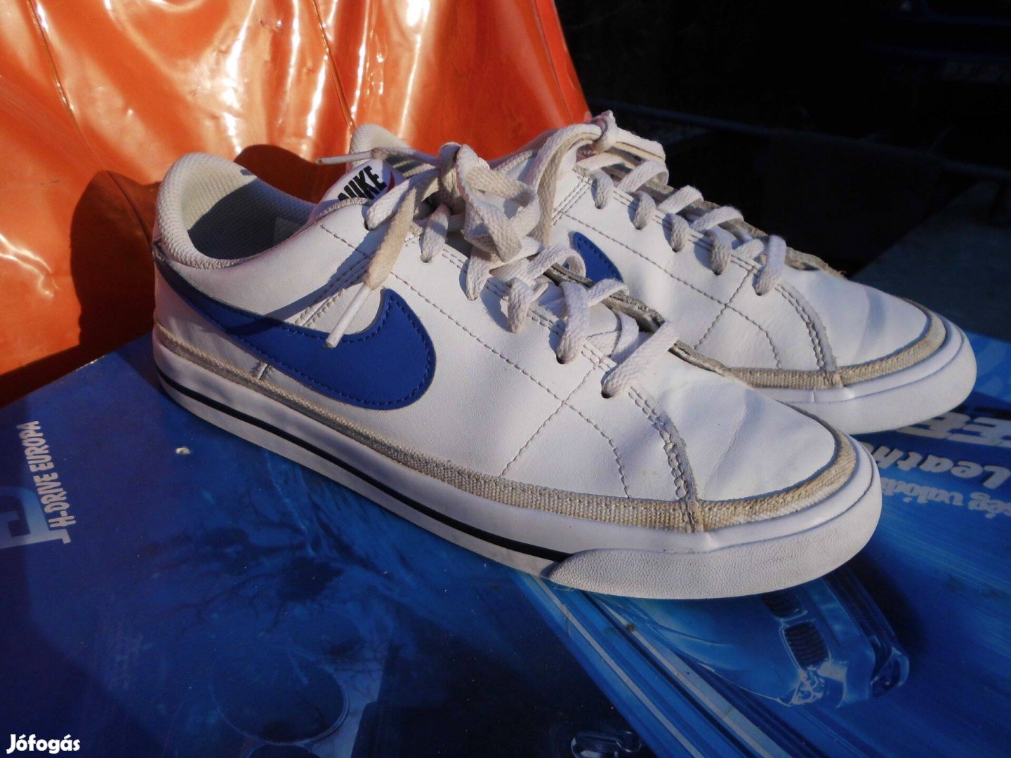 Nike Court fehér-kék bőr 39-es utcai cipő eladó,