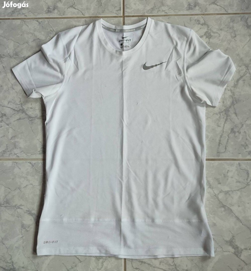 Nike Dri-Fit póló M-es