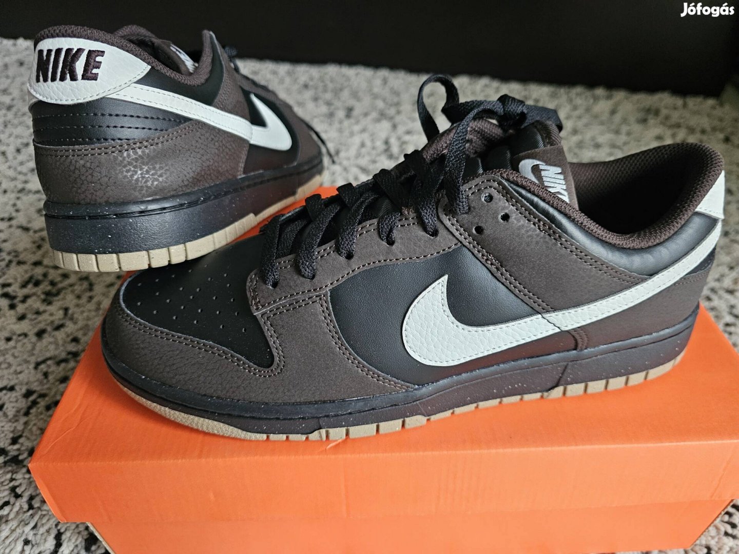 Nike Dunk Low 43-as utcai cipő.